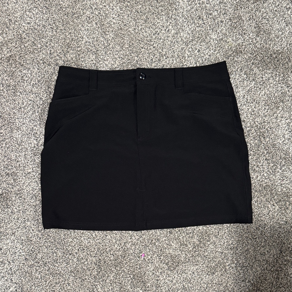Classic Black Skirt - Sleek Everyday Style